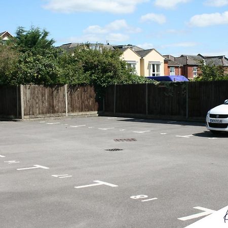 K Suites - Sycamore Court - Free Parking Southampton Buitenkant foto